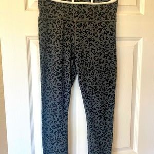 Athleta Women’s Legging-Animal Print-Gray and Black